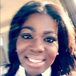 Meet your Posher, Adrianne